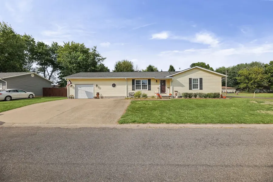 102 Lamar Drive, Salem, IL 62881 - #3