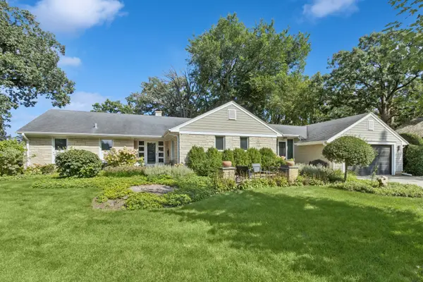 350 Homewood Avenue, Libertyville, IL 60048