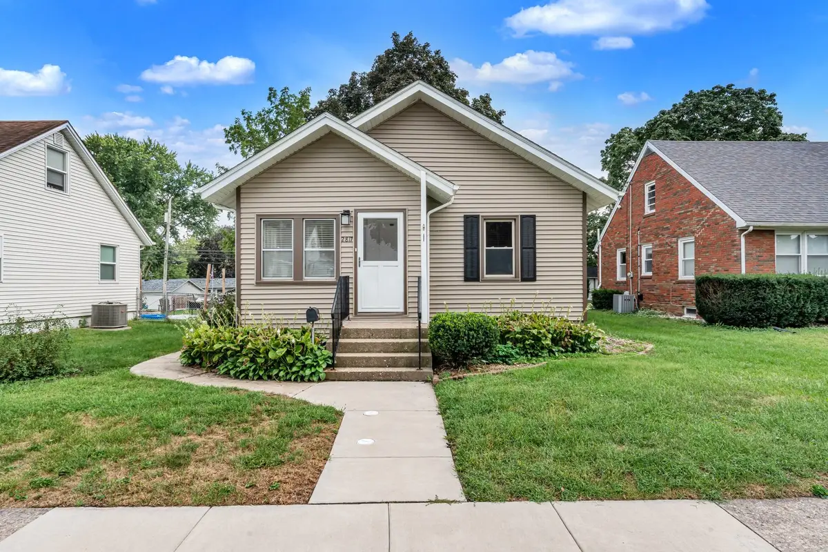 2817 Bellevue Avenue, Bettendorf, IA 52722 - #1