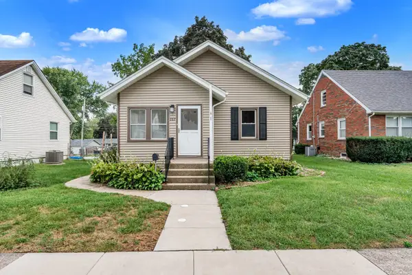 2817 Bellevue Avenue, Bettendorf, IA 52722