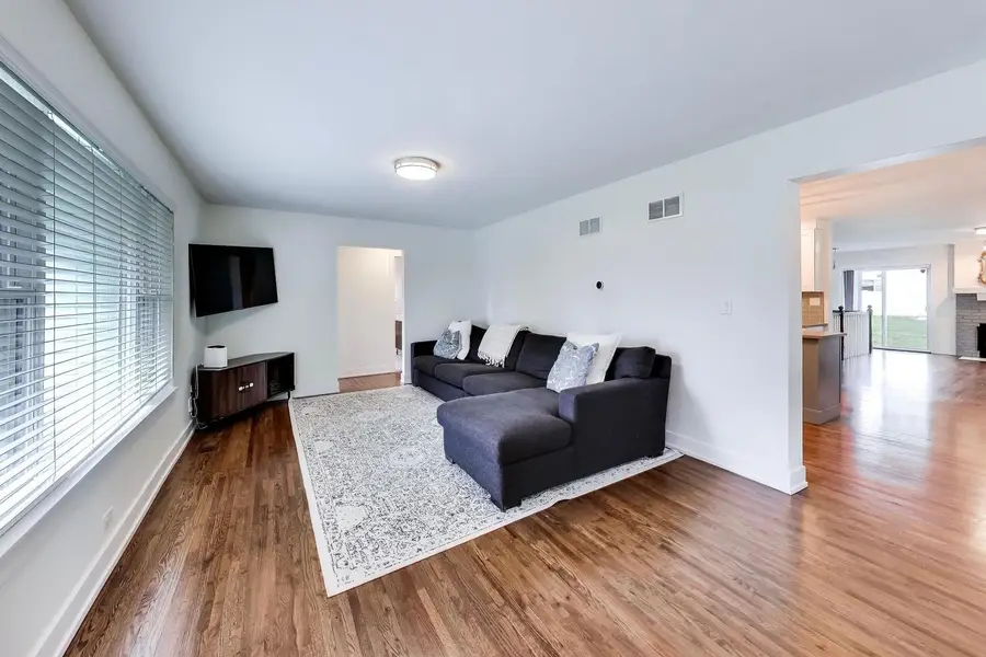 304 W Graham Avenue, Lombard, IL 60148 - #3