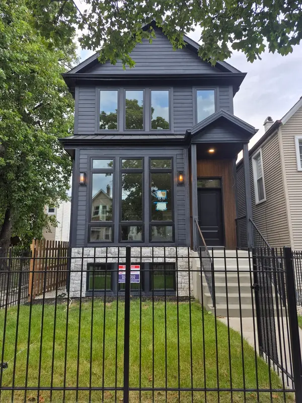 3508 W Belden Avenue, Chicago, IL 60647