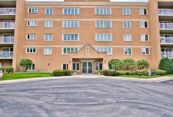 7450 N Waukegan Road #404, Niles, IL 60714
