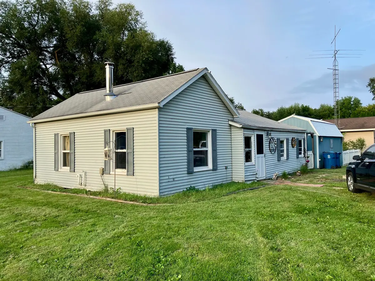 2407 W 3rd Street, Dixon, IL 61021 - #1