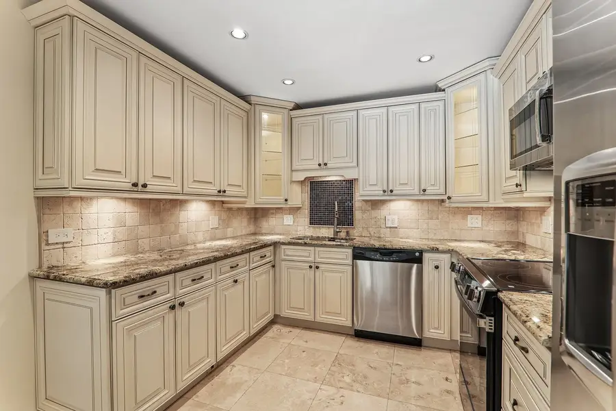 3950 Dundee Road #203, Northbrook, IL 60062 - #3