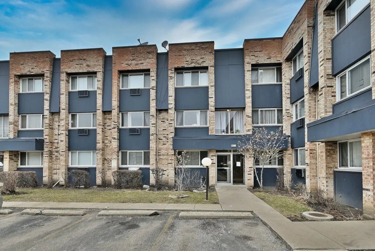 8637 1/2 W Foster Avenue #1B, Chicago, IL 60656 - #1
