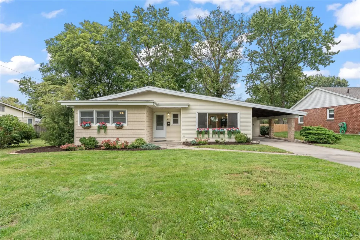 907 S Longview Road, Monticello, IL 61856 - #1