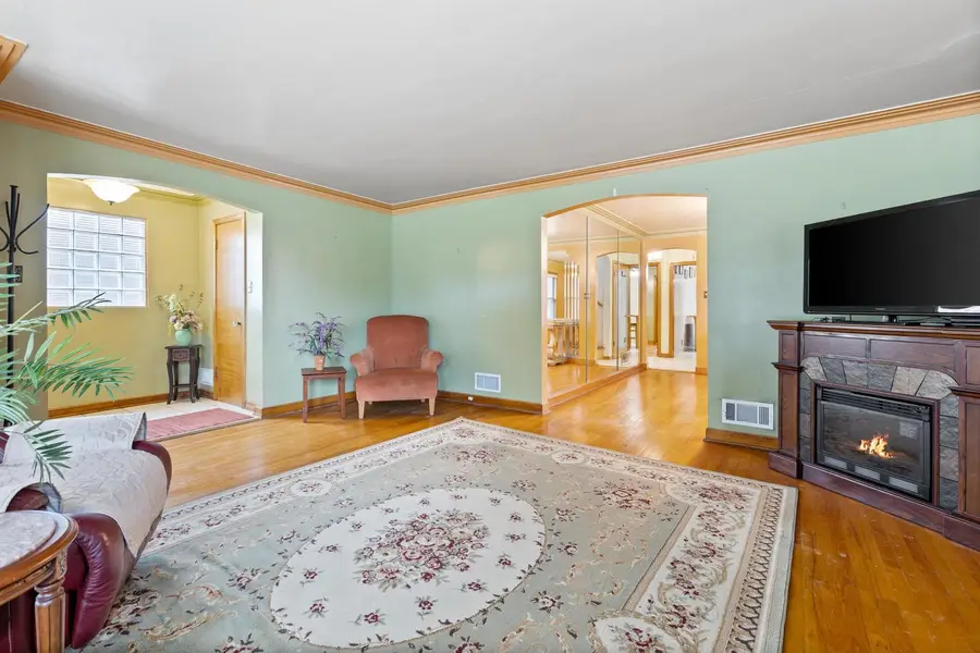 9055 S Luella Avenue, Chicago, IL 60617 - #2