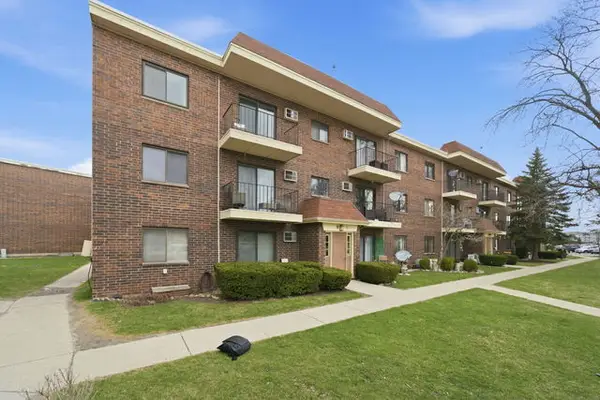 940 N Rohlwing Road #201A, Addison, IL 60101