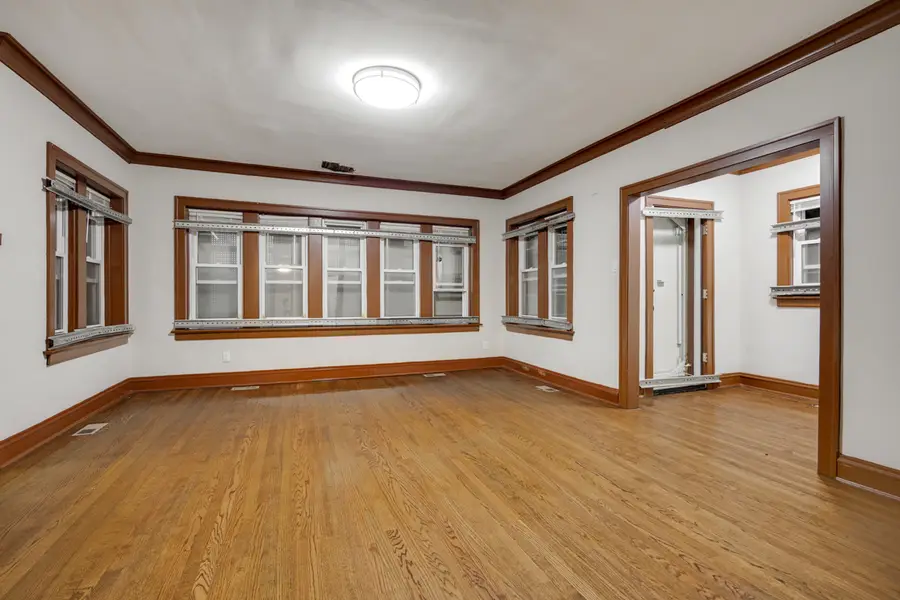 8035 S Oglesby Avenue, Chicago, IL 60617 - #3