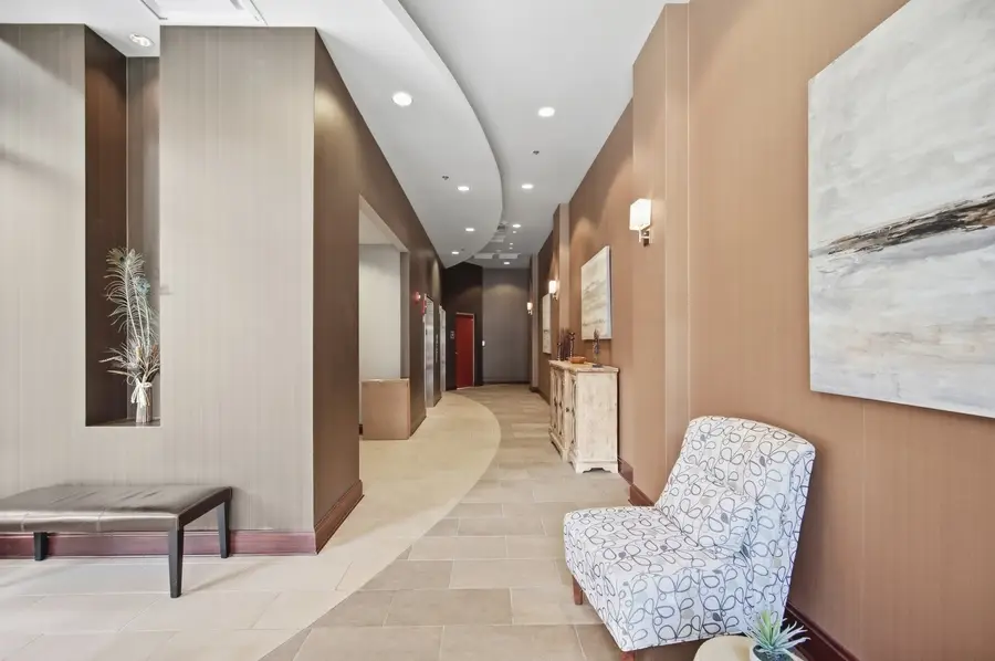 801 Village Center Drive #202, Burr Ridge, IL 60527 - #3
