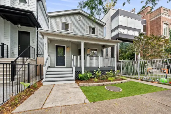 1930 W Wolfram Street, Chicago, IL 60657