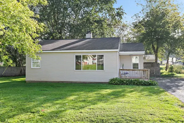 710 W Pheasant Trail, McHenry, IL 60051