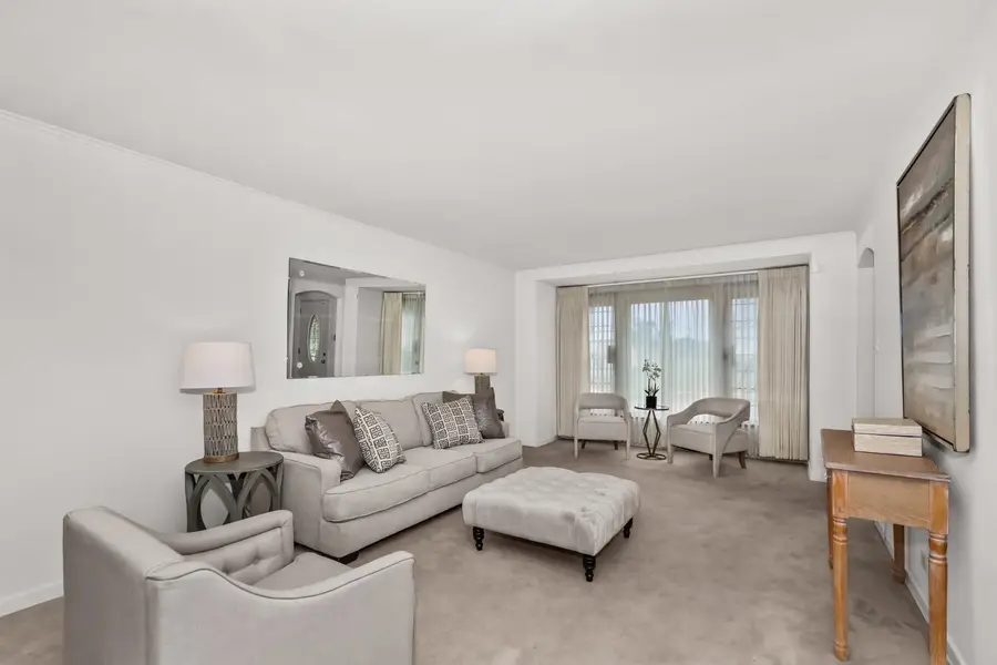 327 E 82nd Street, Chicago, IL 60619 - #3
