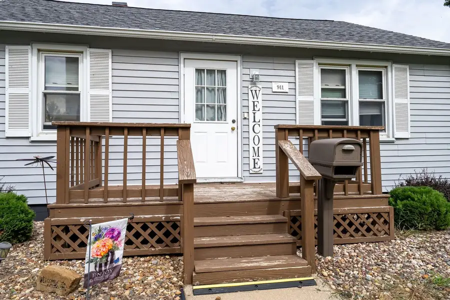 911 W Madison Street, Pontiac, IL 61764 - #2