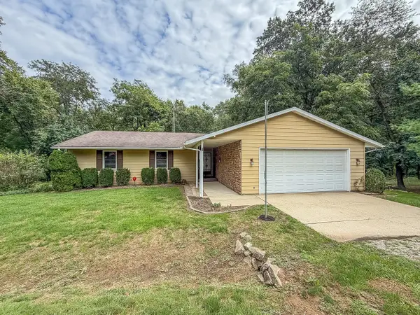 512 County Road 2490, Mahomet, IL 61853