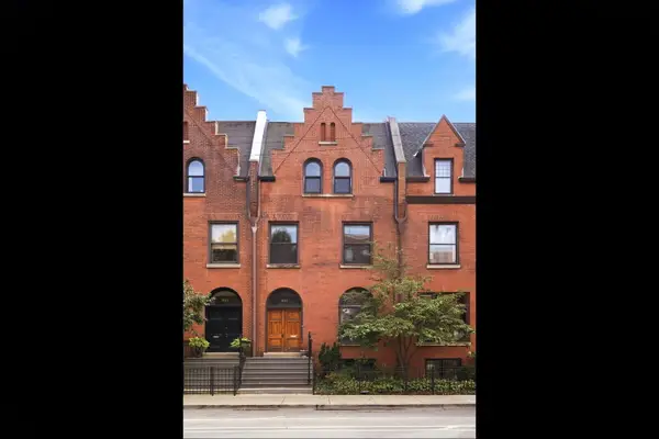 907 W Fullerton Avenue, Chicago, IL 60614