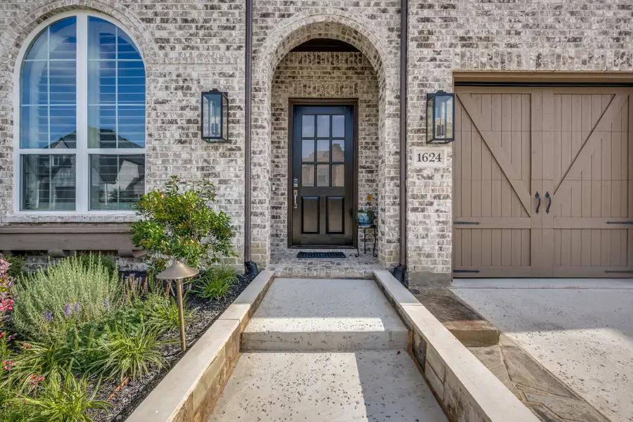 1624 18th Street, Justin Roanoke, TX 76226 - #2