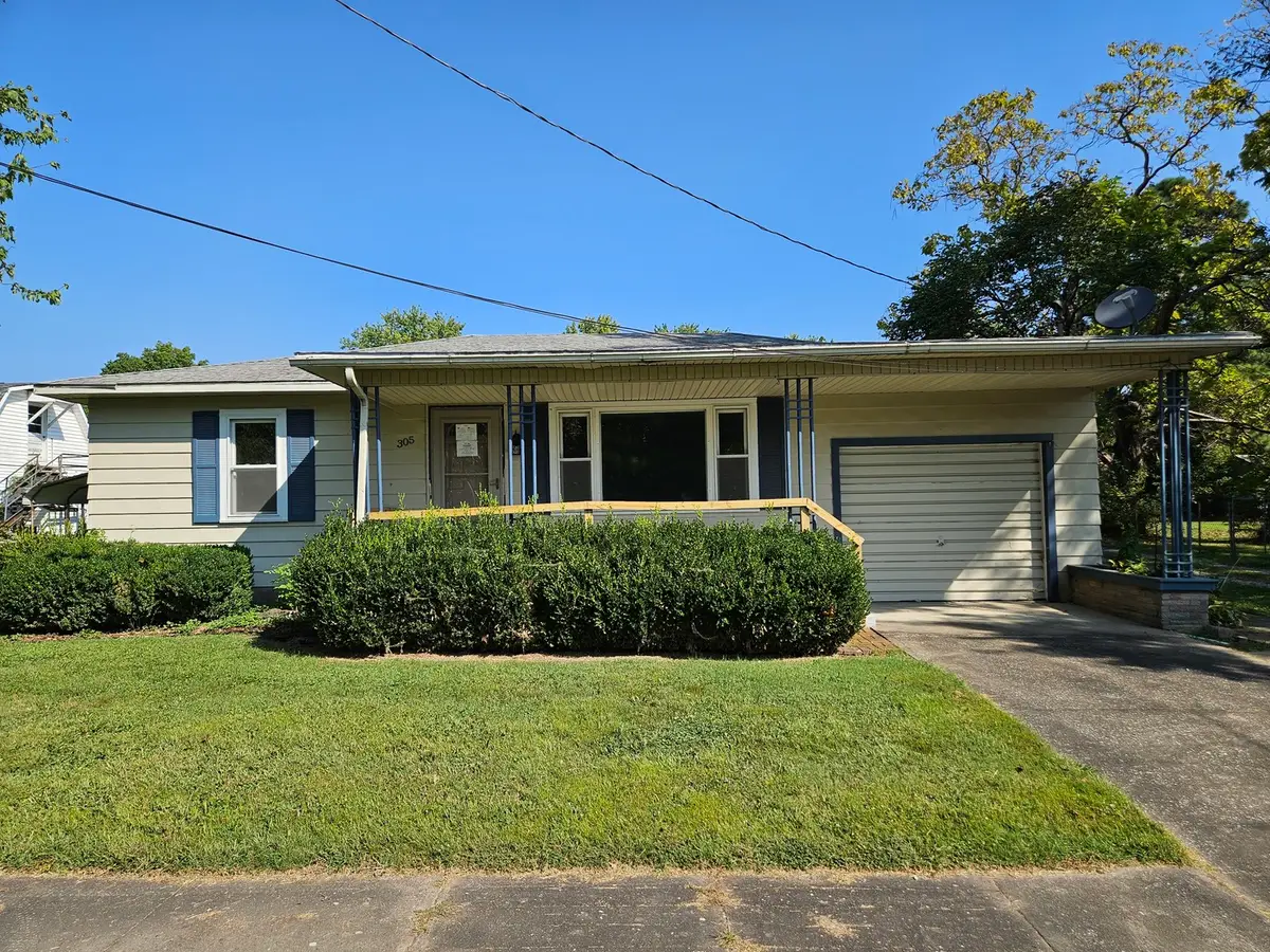 305 Fife Street, Carrier Mills, IL 62917 - #1