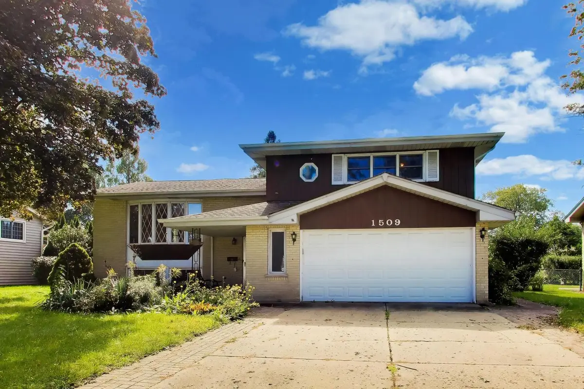 1509 E Thayer Street, Mount Prospect, IL 60056 - #1