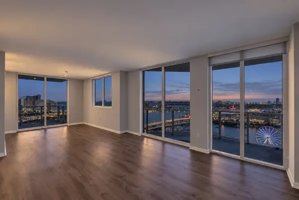 244 Biscayne Boulevard #3702, Miami, FL 33132