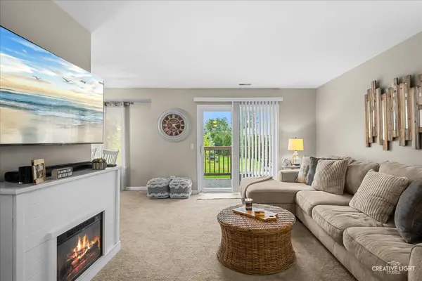 875 Golf Course Road #3, Crystal Lake, IL 60014