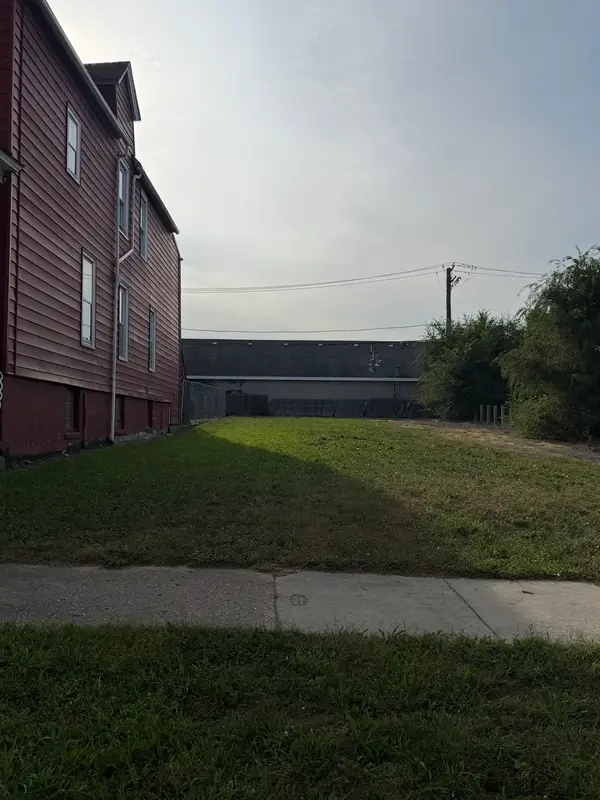 8224 S Emerald Avenue, Chicago, IL 60620