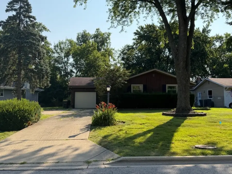 381 N Silverleaf Boulevard, Carol Stream, IL 60188 - #2