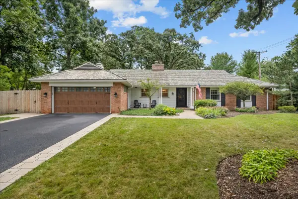 975 Inverlieth Terrace, Lake Forest, IL 60045