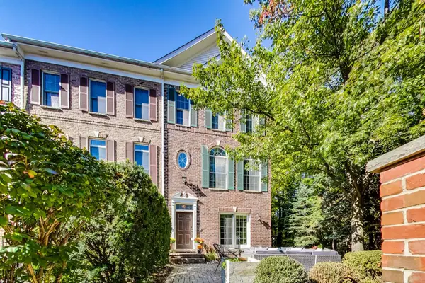 237 Box Car Avenue, Naperville, IL 60540