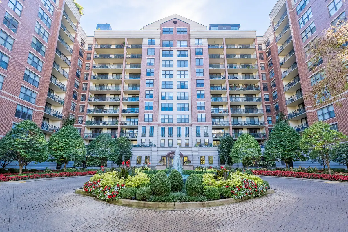 55 W Delaware Place #208-P052, Chicago, IL 60610 - #1