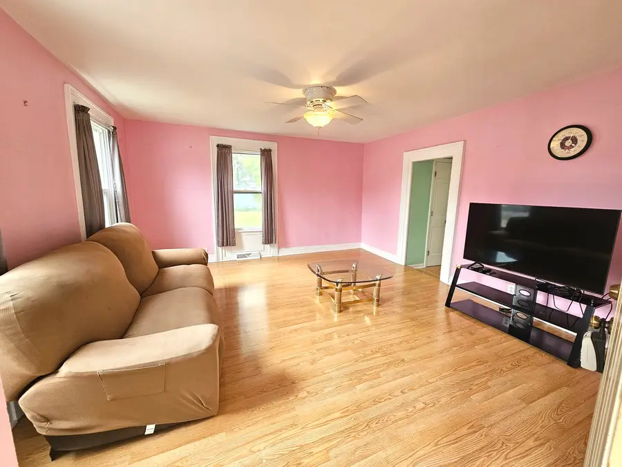 612 Page Avenue, Elgin, IL 60120 - #2