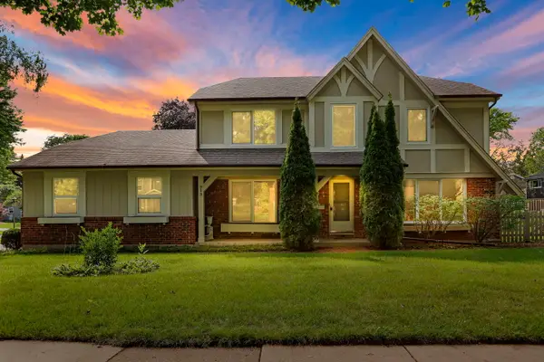 713 Dawes Street, Libertyville, IL 60048