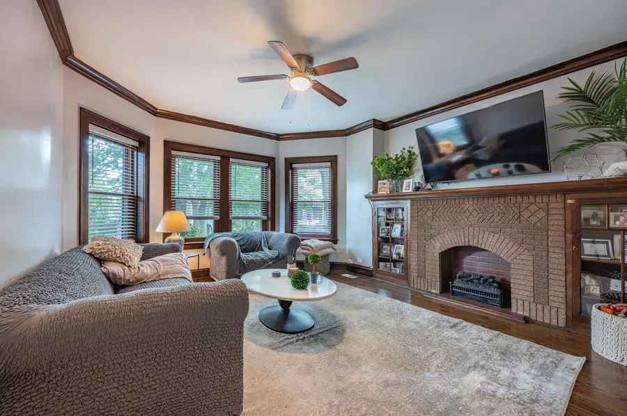 4018 N Maplewood Avenue, Chicago, IL 60618 - #2