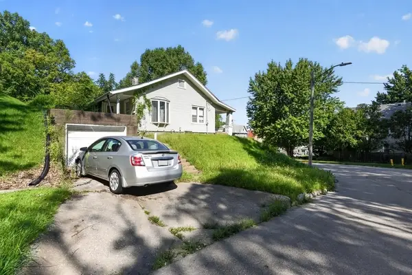 206 8th Street, Silvis, IL 61282