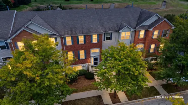 815 Lewisburg Lane, Aurora, IL 60504