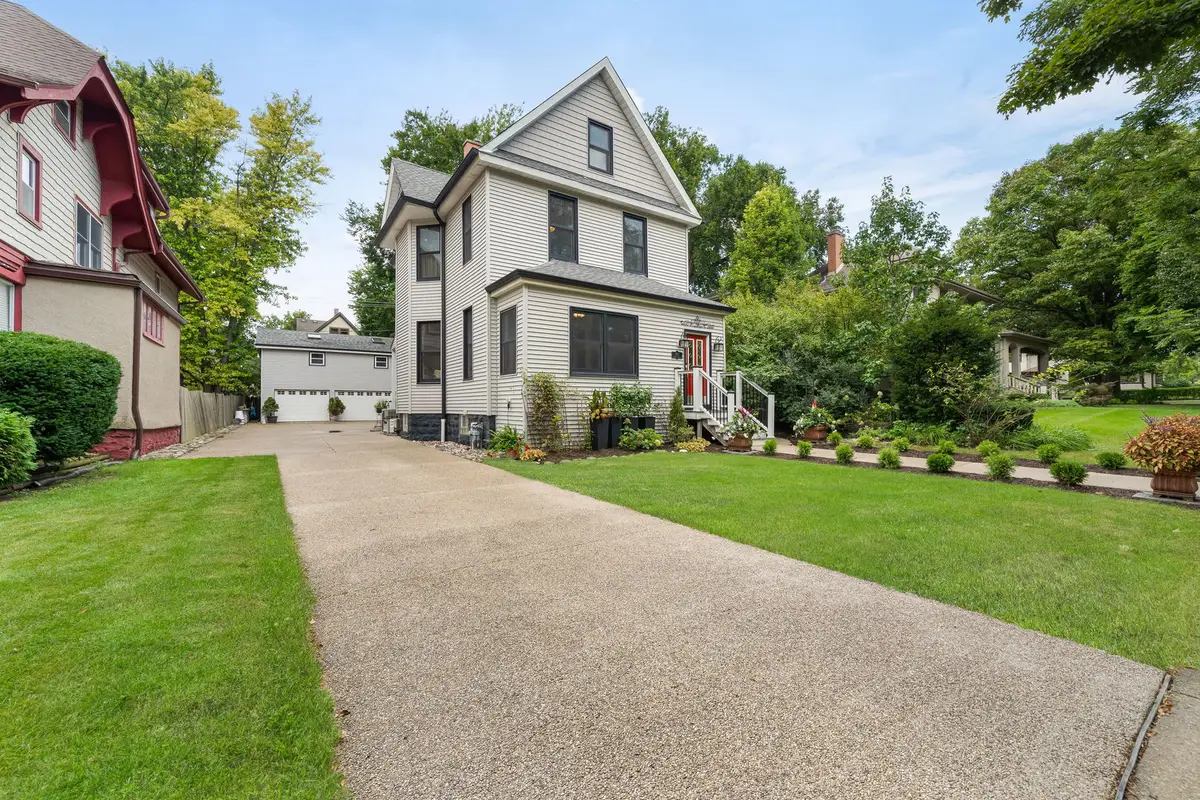 210 8th Avenue, La Grange, IL 60525 - #1