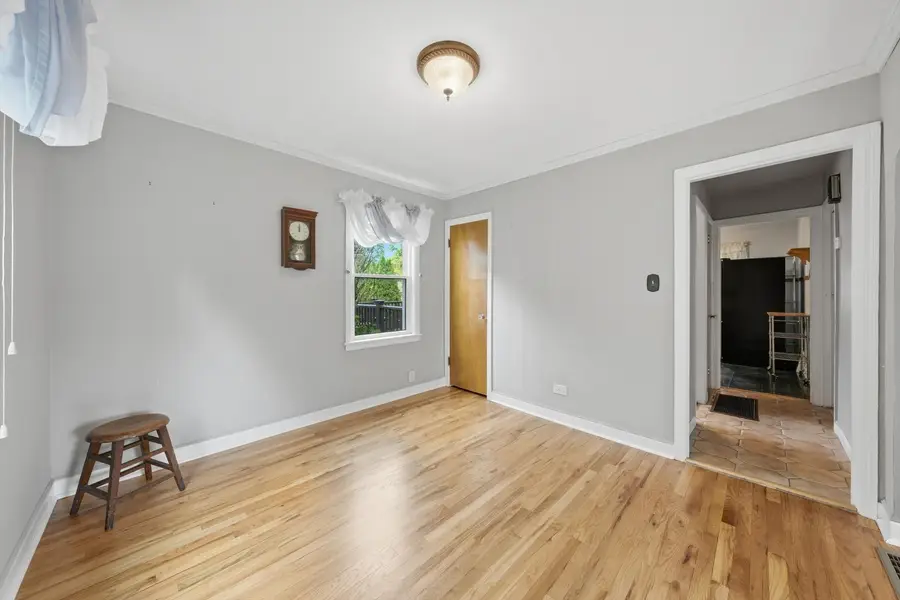 8818 S Sacramento Avenue, Evergreen Park, IL 60805 - #3