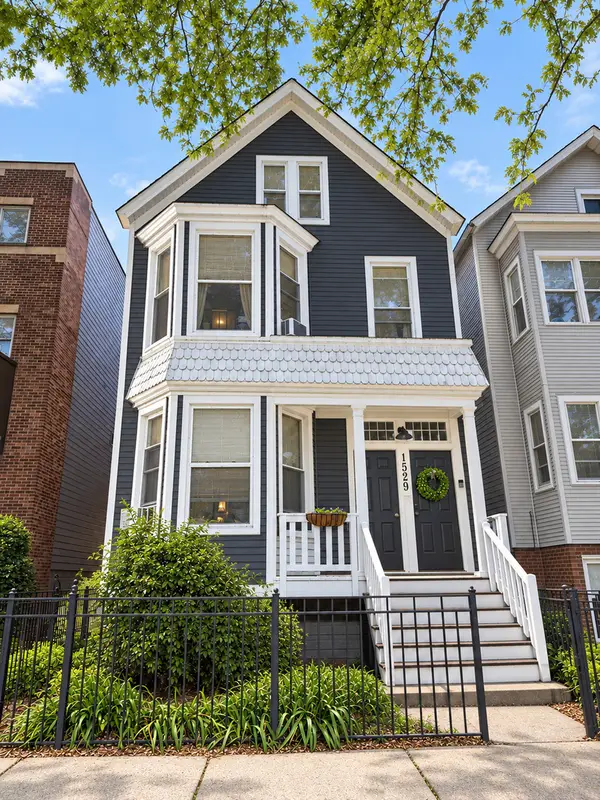 1529 W Nelson Street, Chicago, IL 60657