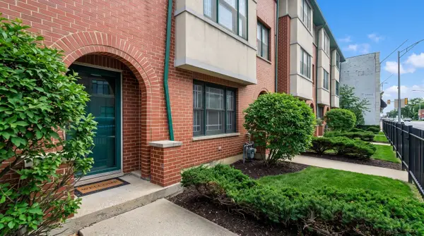 821 N Harlem Avenue, Oak Park, IL 60302
