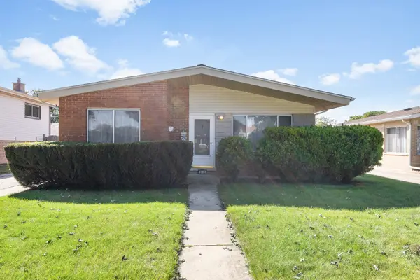8441 W Madison Drive, Niles, IL 60714