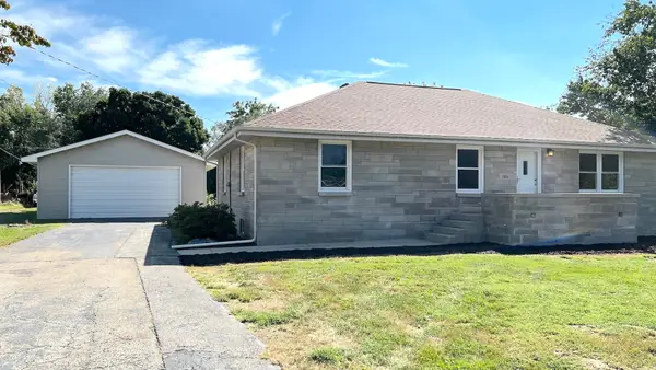 105 W Jackson Street W, Mahomet, IL 61853