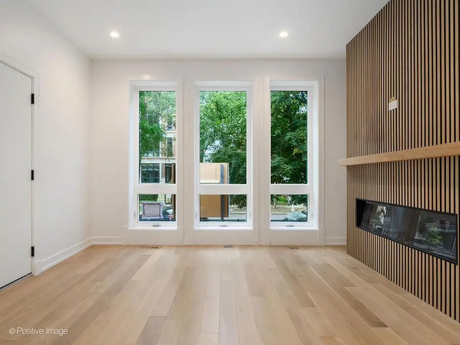 3721 N Kenmore Avenue #1, Chicago, IL 60613 - #3