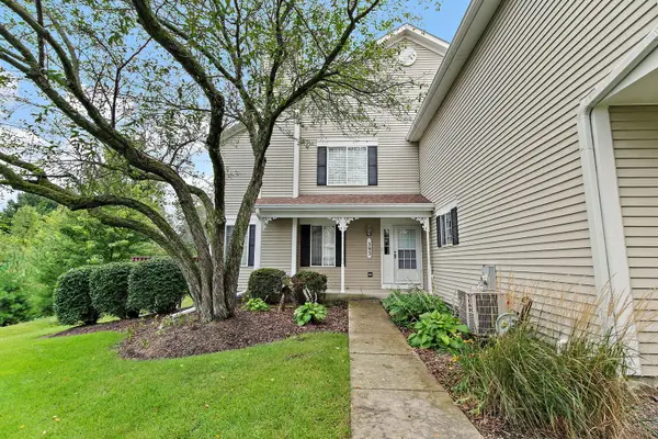 393 Lowell Drive #393, South Elgin, IL 60177