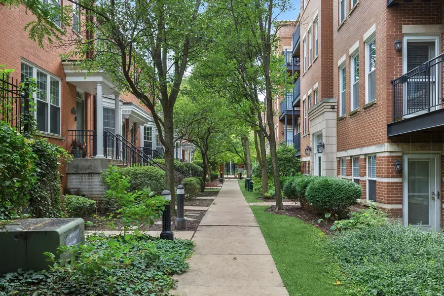 301A W Goethe Street #201, Chicago, IL 60610 - #3