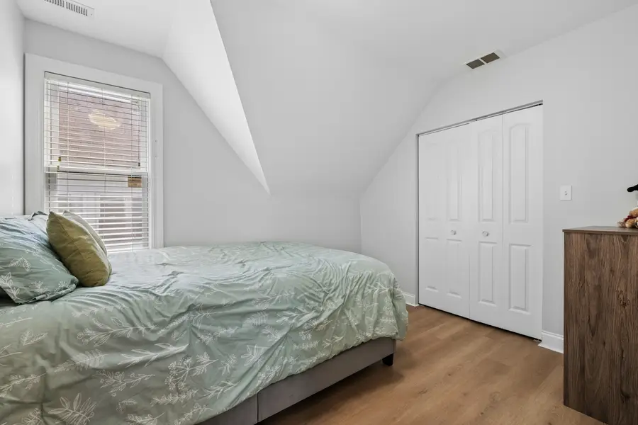 5351 W Foster Avenue, Chicago, IL 60630 - #3