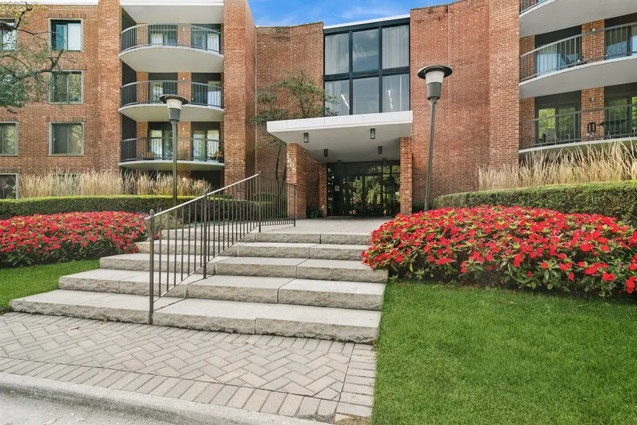 1605 E Central Road #213-B, Arlington Heights, IL 60005 - #2