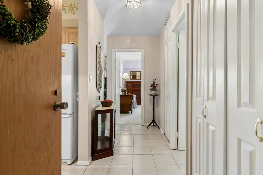 1605 E Central Road #213-B, Arlington Heights, IL 60005 - #3