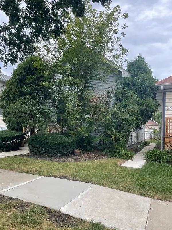 1032 S Ridgeland Avenue, Oak Park, IL 60304