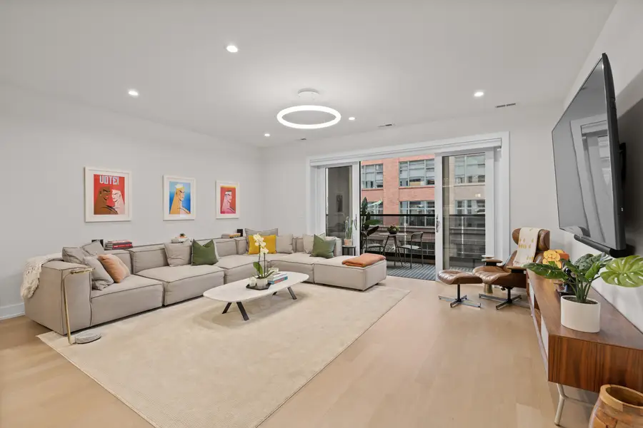 Address Withheld By Seller, Chicago, IL 60607 - #2